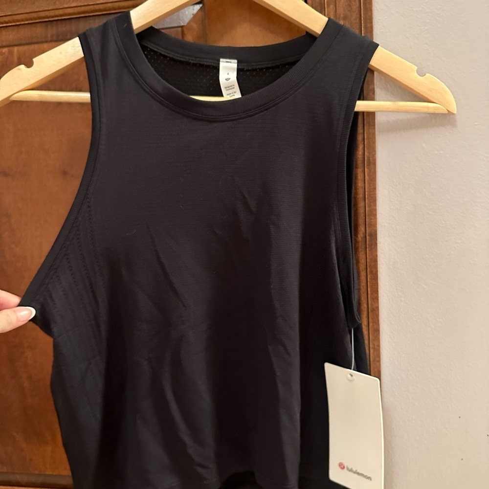 NWT lululemon train to be tank black